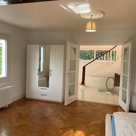 Le Grand-saconnex Guesthouse, 5 Min Walk To Airport * Genewa