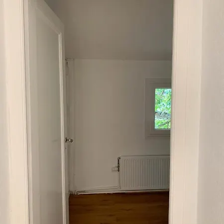 Le Grand-saconnex Guesthouse, 5 Min Walk To Airport * Genewa