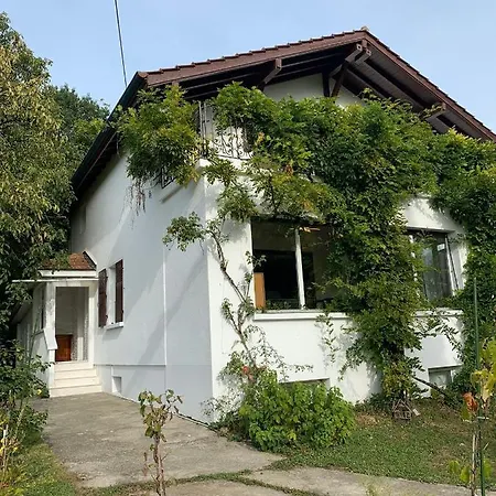 Le Grand-saconnex Guesthouse, 5 Min Walk To Airport 公寓式酒店